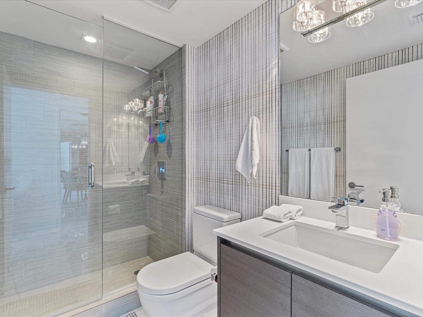 PARQUE TOWERS CONDO - Residential