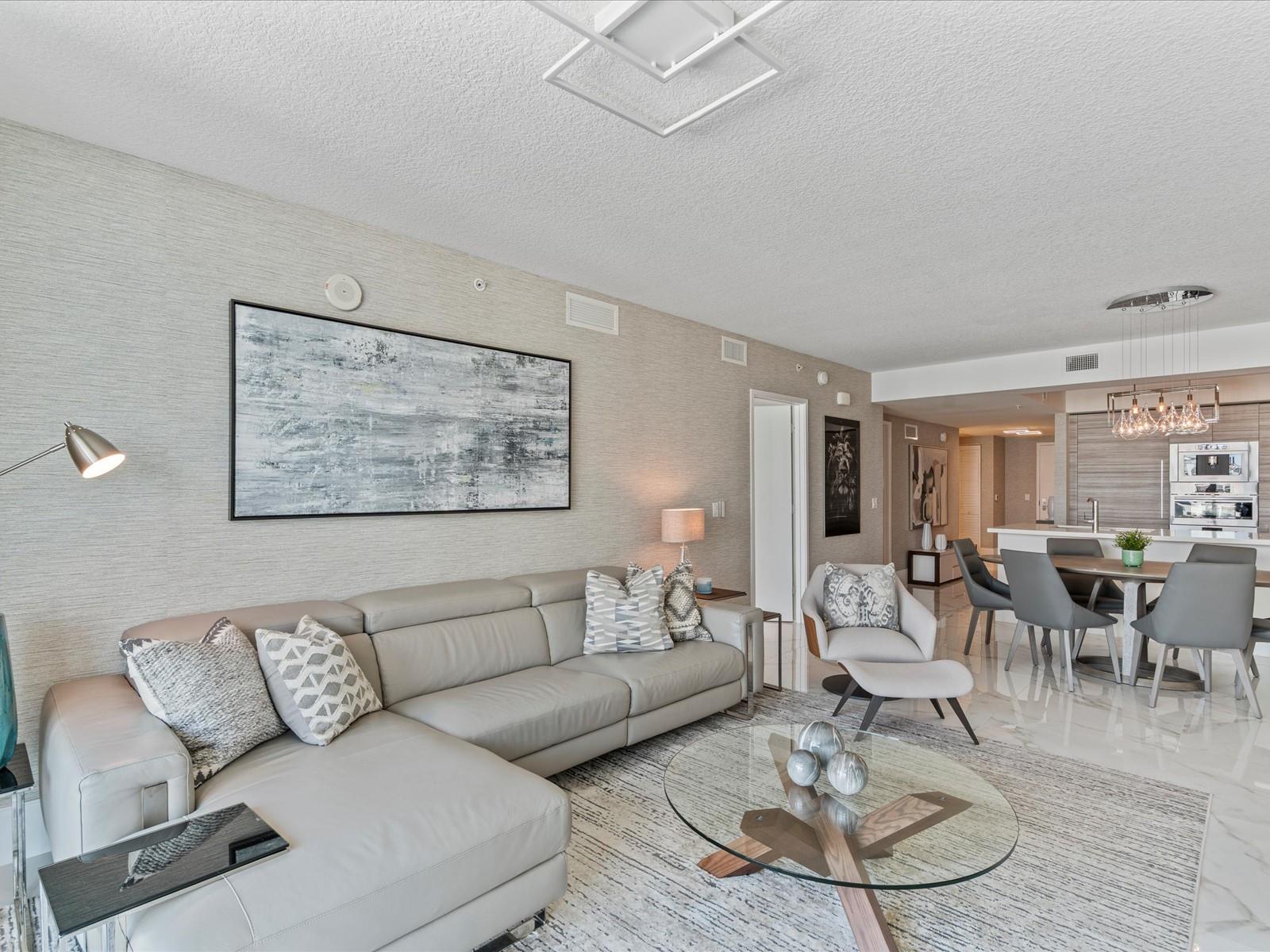 PARQUE TOWERS CONDO - Residential