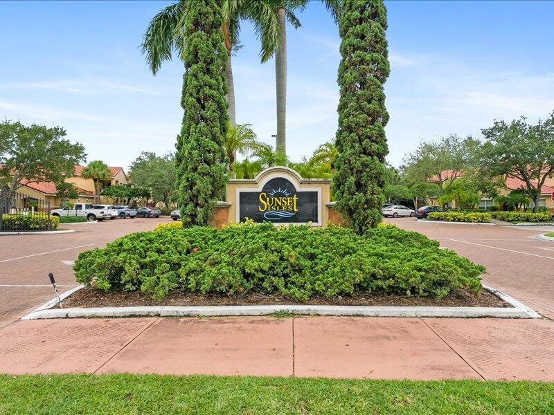 Properties 10288 Fox Trail Rd S. 311
