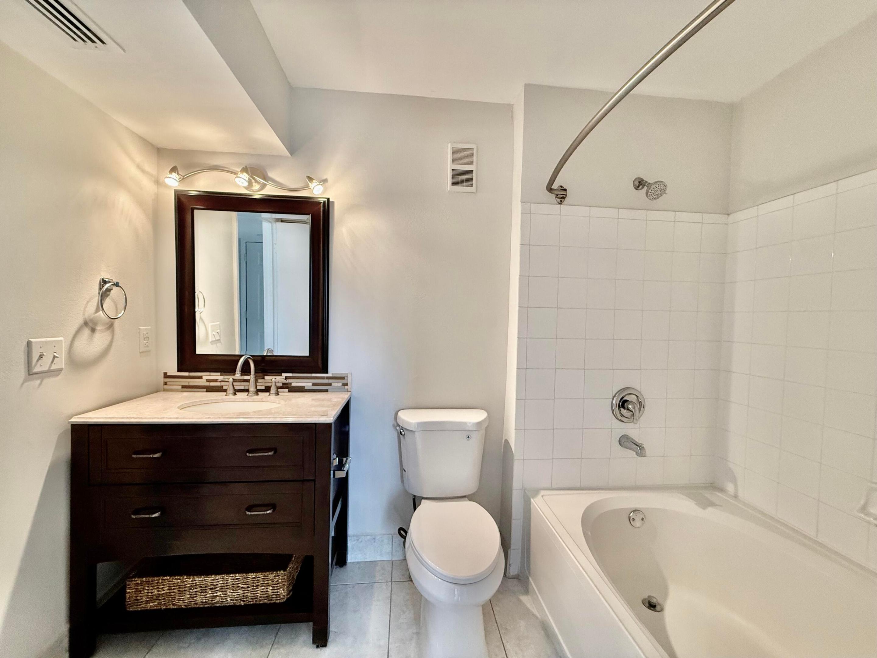 PALM LAKE CONDO - Residential