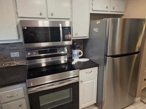 Tiny photo for 808 SE 7th Street #101, Deerfield Beach, FL 33441 (MLS # B26029804)