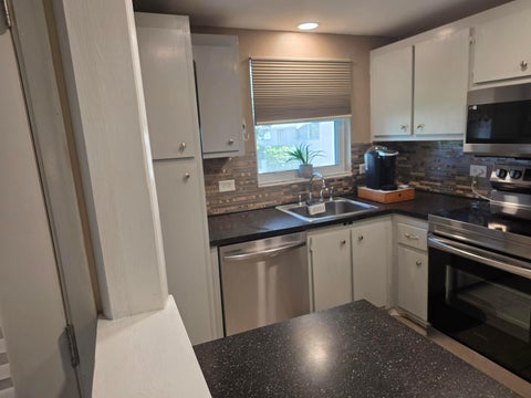 Tiny photo for 808 SE 7th Street #101, Deerfield Beach, FL 33441 (MLS # B26029804)