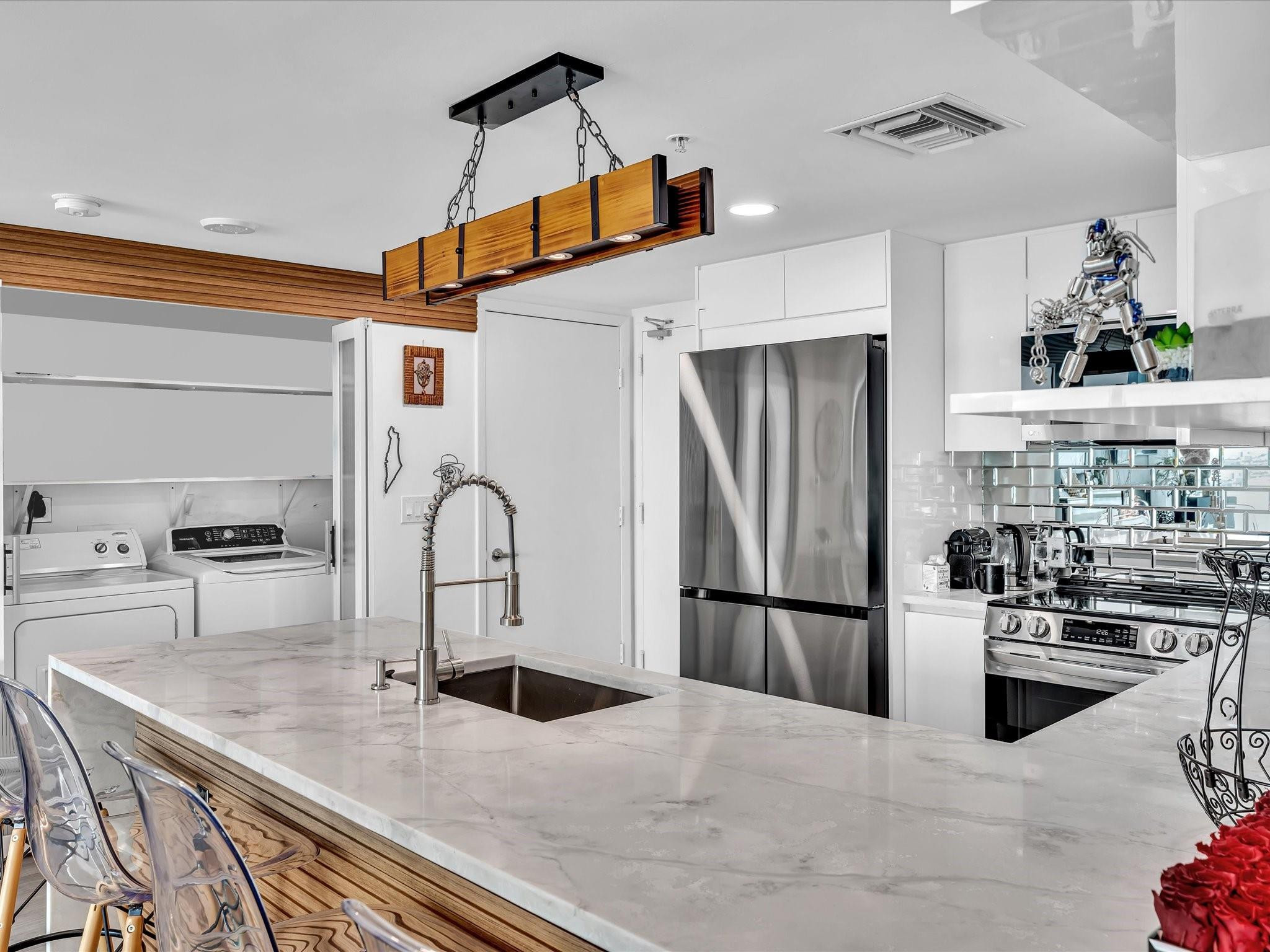 Onyx On The Bay - Residential Lease