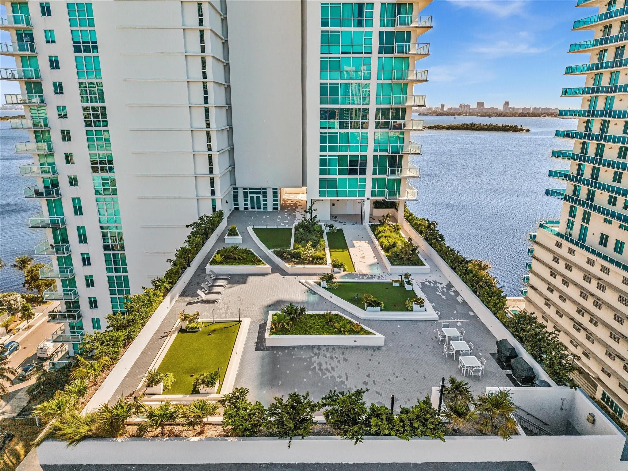 Onyx On The Bay - Residential Lease