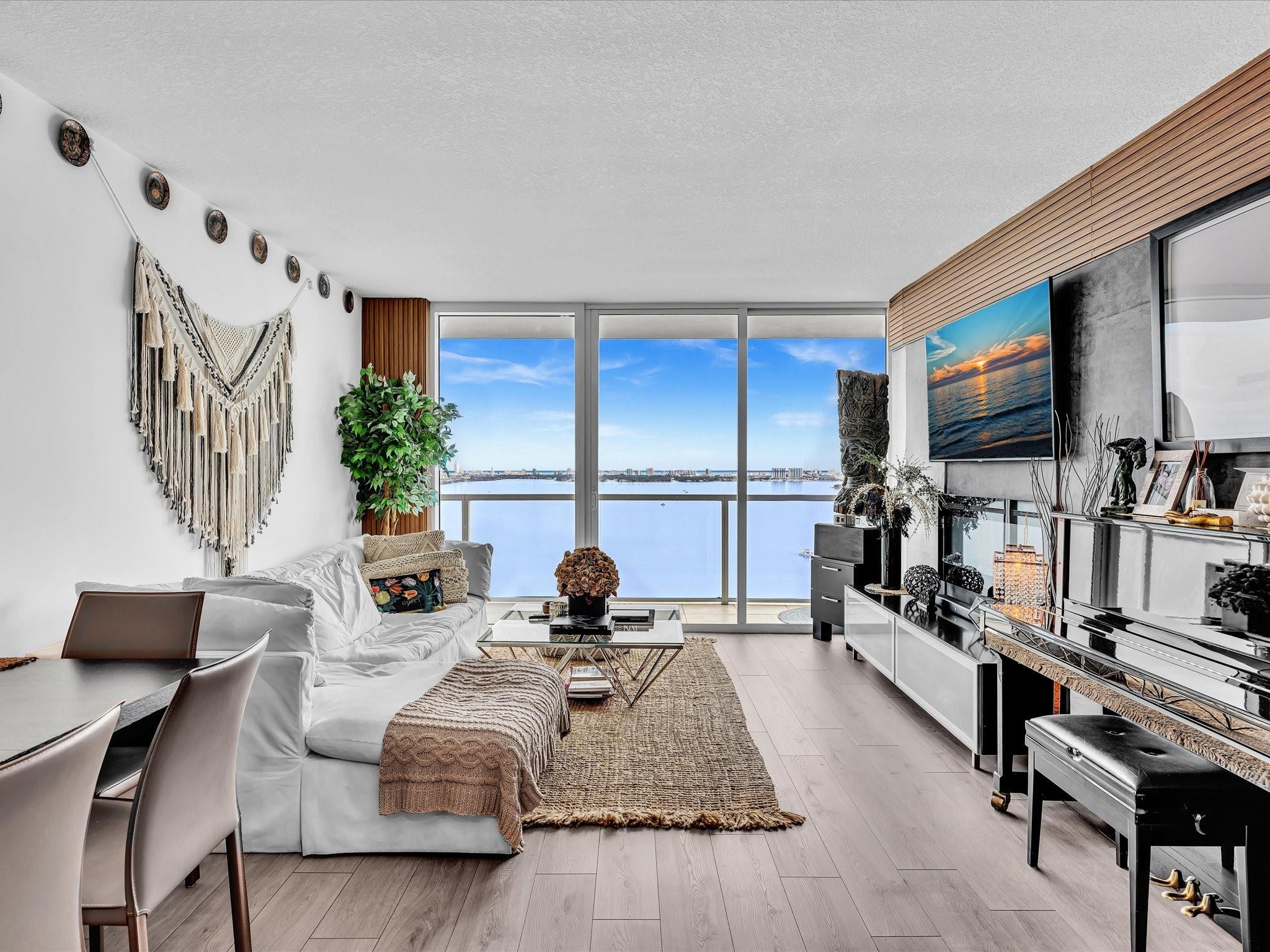 Onyx On The Bay - Residential Lease