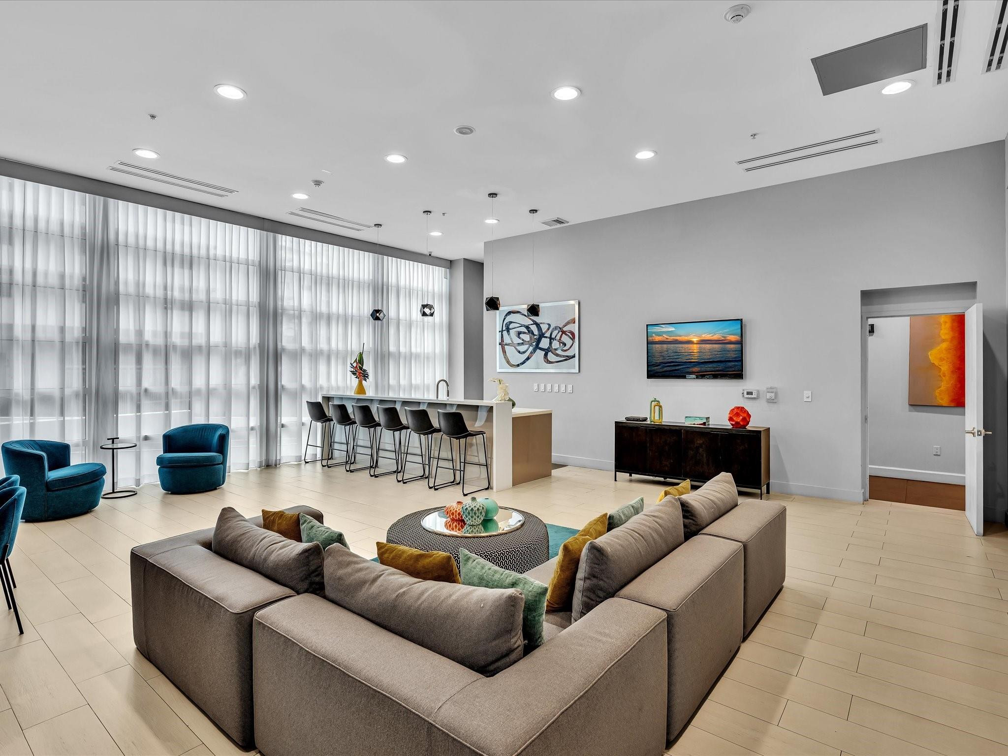 Onyx On The Bay - Residential Lease