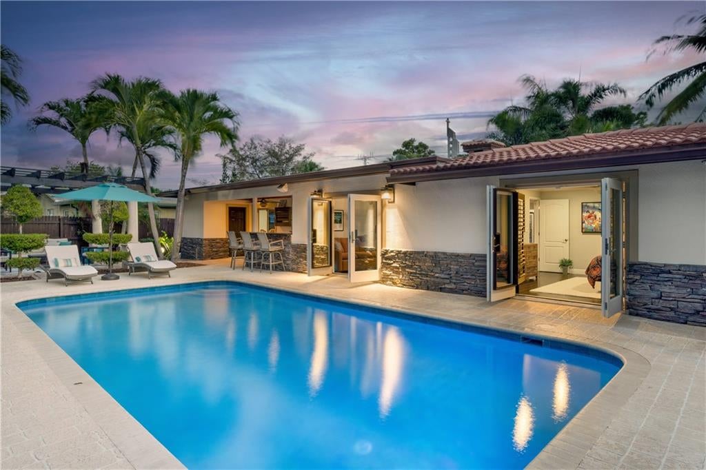 Photo of 2220 SE 13th St, Pompano Beach, FL 33062 (MLS # F10339687)