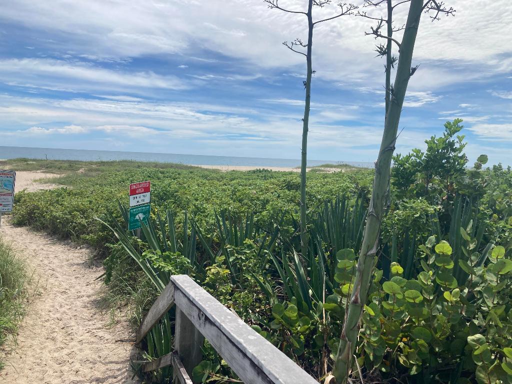 950 Sandpiper Lane 1