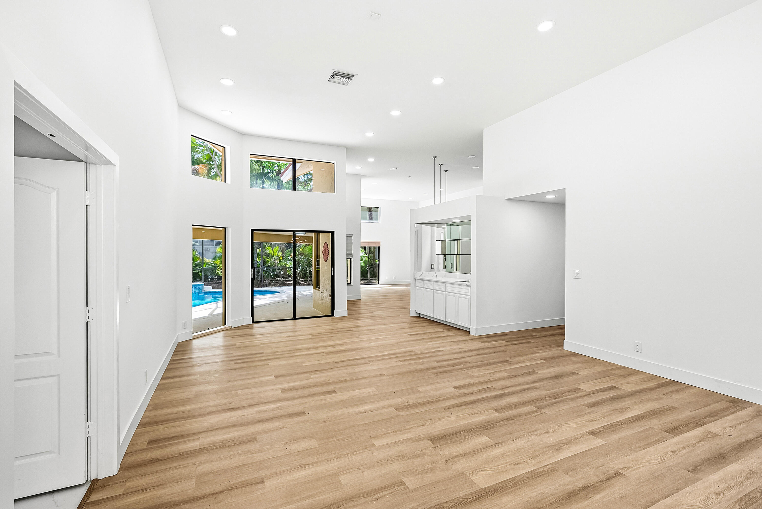 10655 Avenida Santa Ana