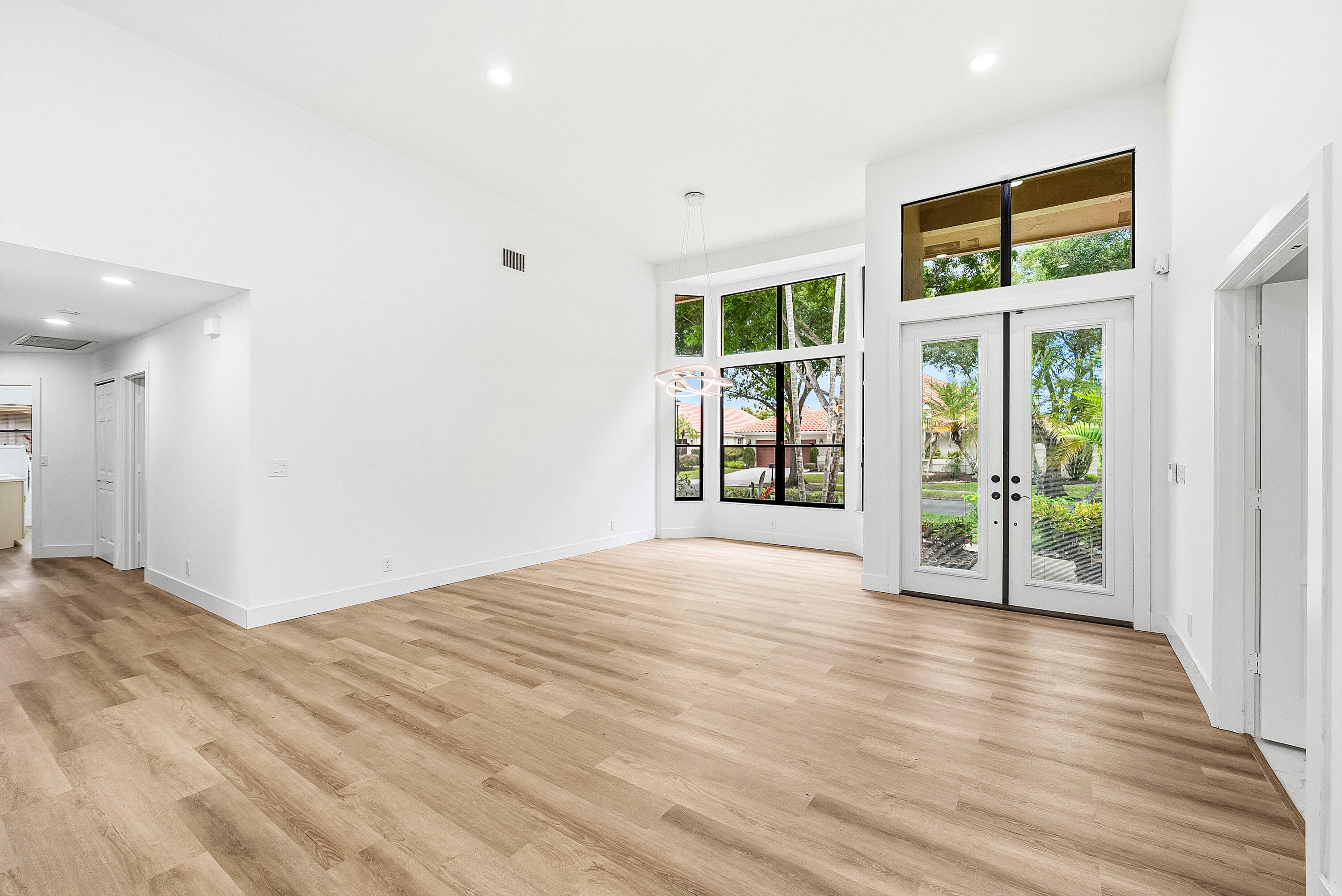 10655 Avenida Santa Ana