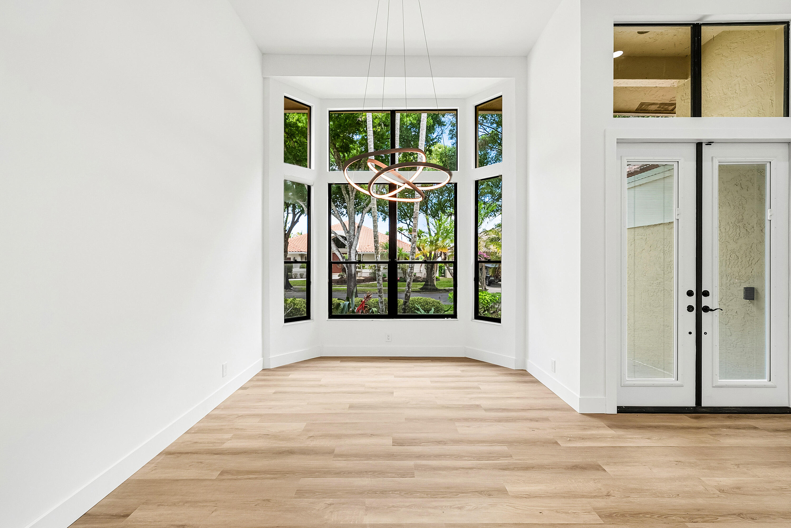 10655 Avenida Santa Ana