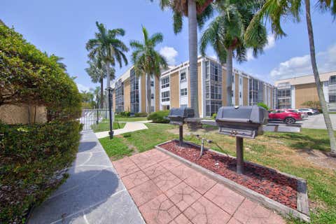 Tiny photo for 3010 NE 16th Avenue #502, Oakland Park, FL 33334 (MLS # B26047338)
