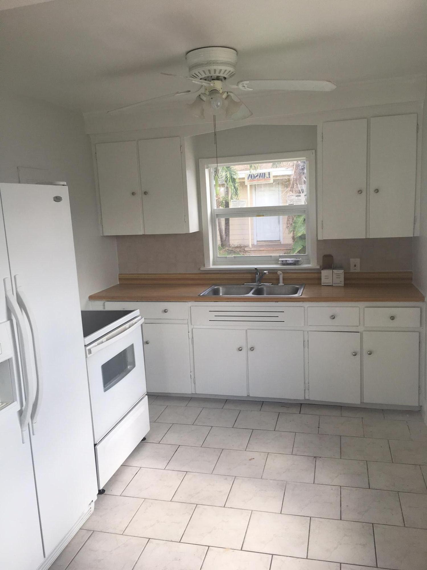 GREENACRES PL 2 IN PB 13 PGS 3 ^ 4 - Residential Lease