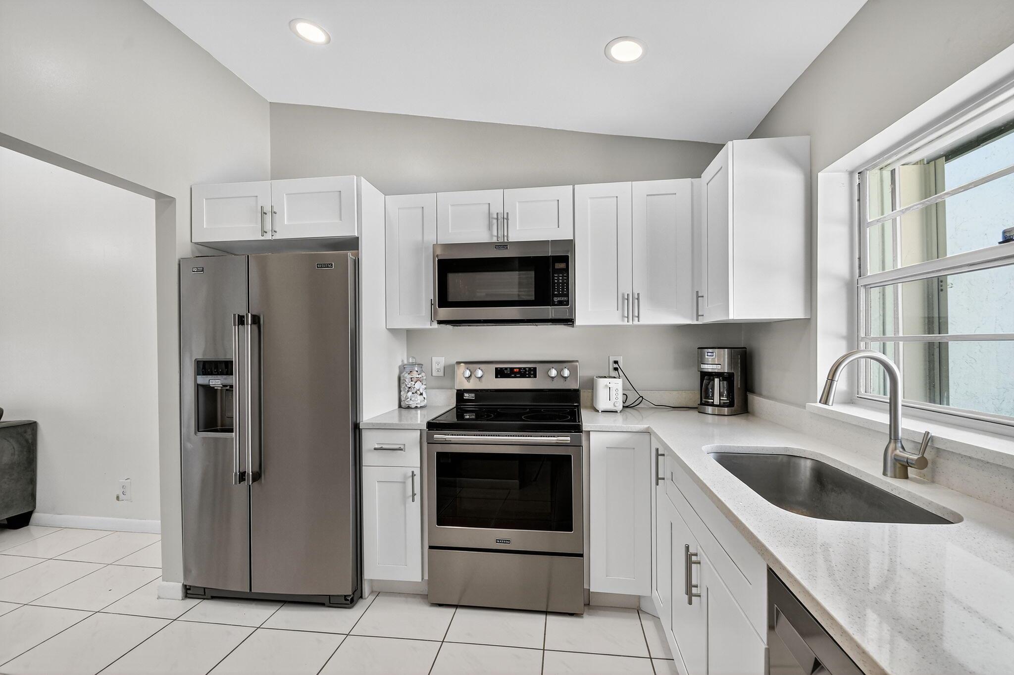 BOYNTON LAKES 1 - Residential
