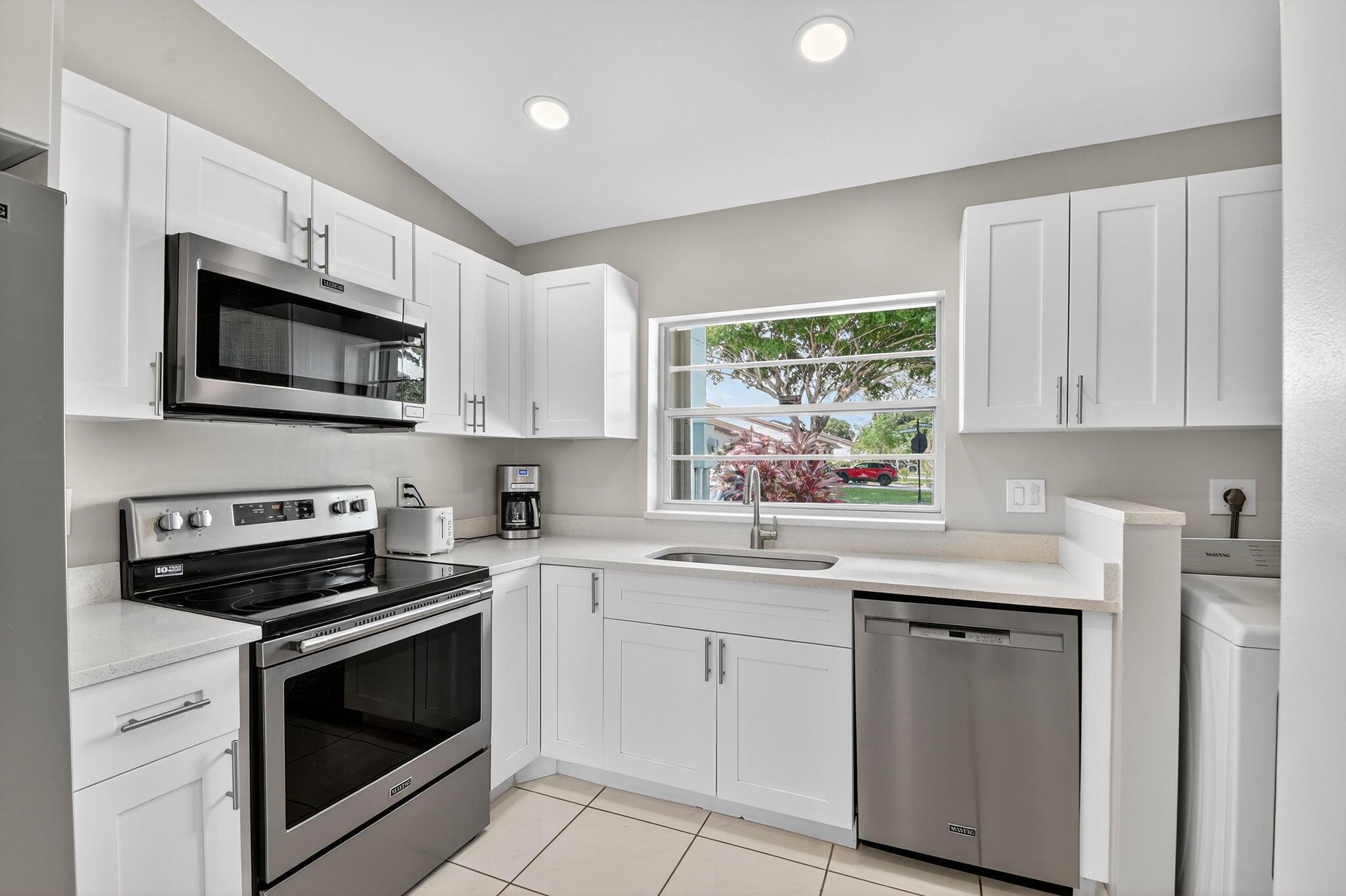 BOYNTON LAKES 1 - Residential