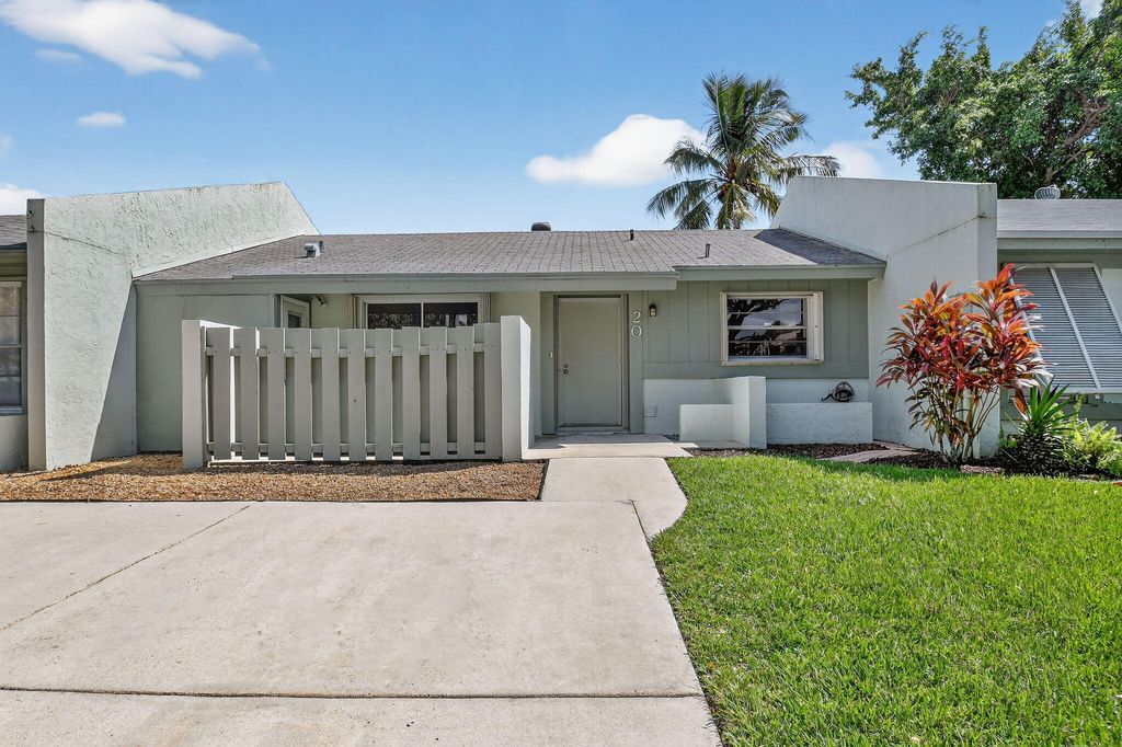 Photo of 20 Camden Lane, Boynton Beach, FL 33426 (MLS # R11135531)