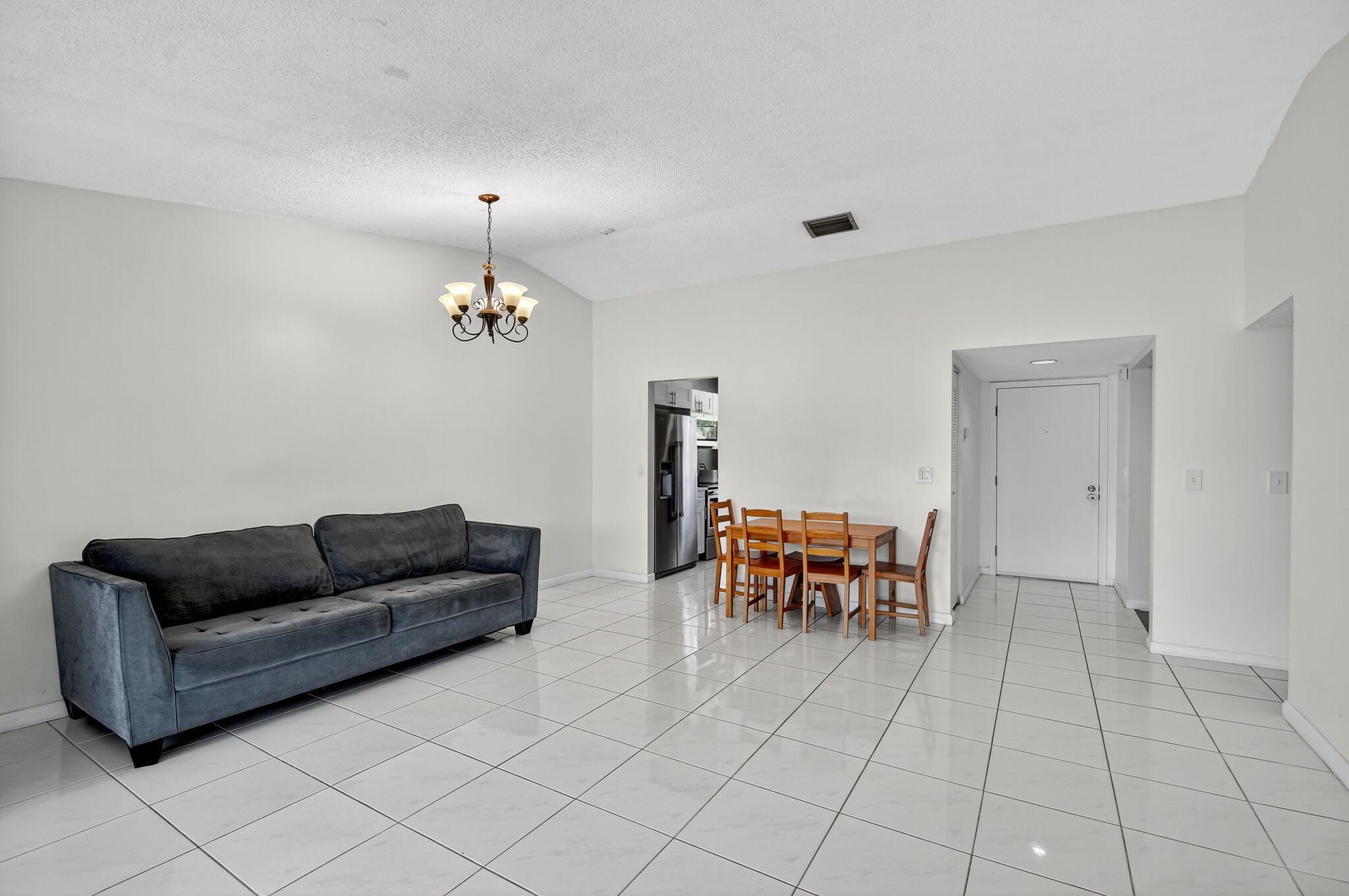 BOYNTON LAKES 1 - Residential