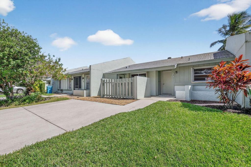 Photo of 20 Camden Lane, Boynton Beach, FL 33426 (MLS # R11135531)