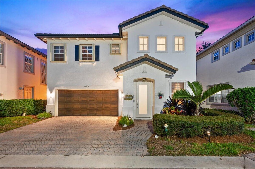 Photo of 559 Tomahawk Court, Palm Beach Gardens, FL 33410 (MLS # R11028241)