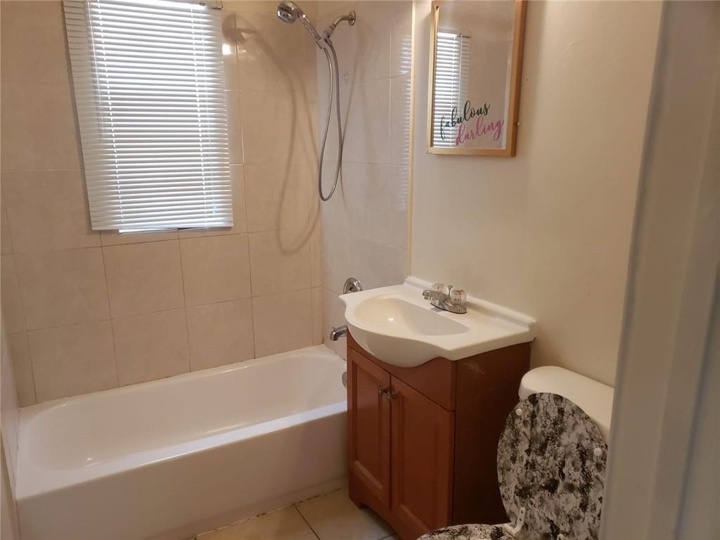 Lauderdale Manors Amd - Residential Lease