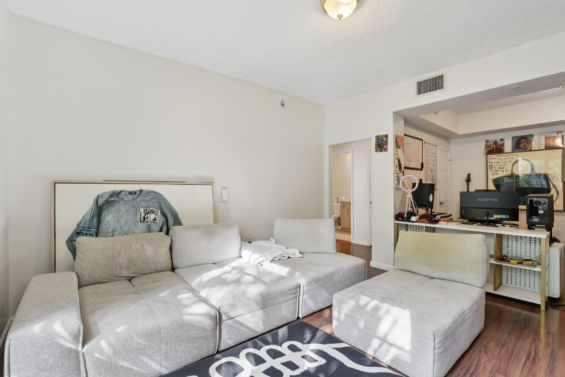 533 NE 3rd Avenue 321