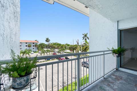 Tiny photo for 505 S PINE ISLAND Road #B310, Plantation, FL 33324 (MLS # B26053143)