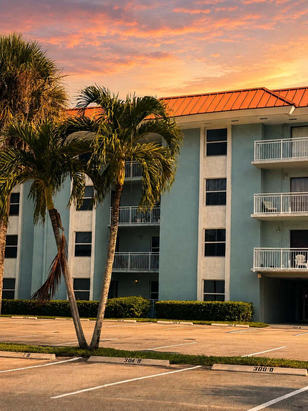 Photo of 505 S PINE ISLAND Road #B310, Plantation, FL 33324 (MLS # B26053143)