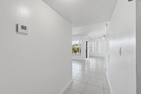 Tiny photo for 505 S PINE ISLAND Road #B310, Plantation, FL 33324 (MLS # B26053143)