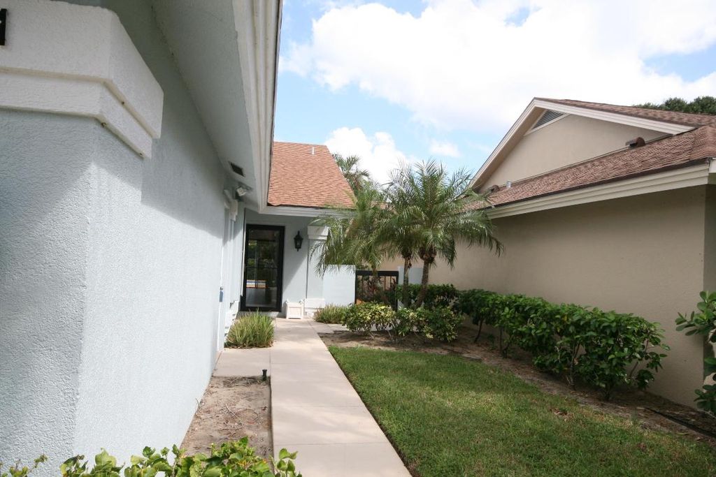 Photo of 141 Seashore Drive, Jupiter, FL 33477 (MLS # R11148545)