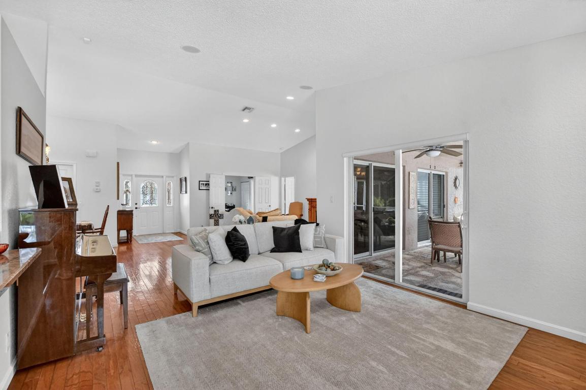 BOCA GREENS - Residential