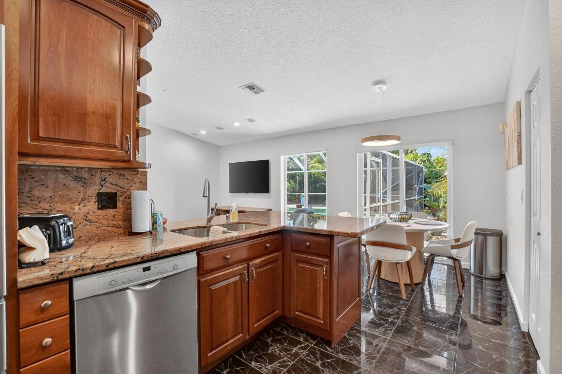 BOCA GREENS - Residential