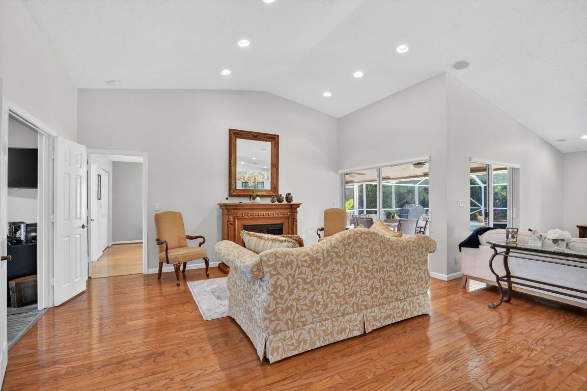 BOCA GREENS - Residential