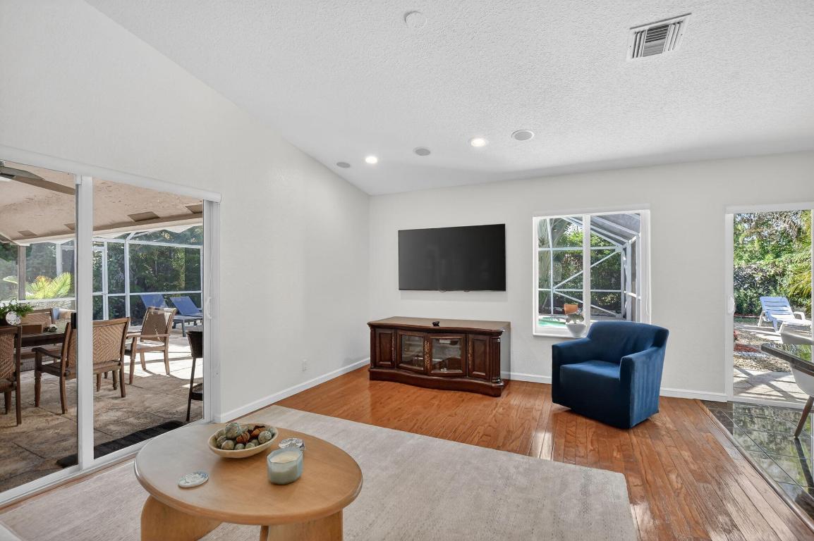 BOCA GREENS - Residential