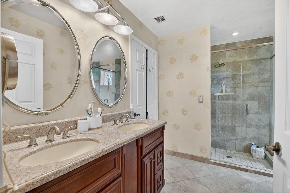 BOCA GREENS - Residential