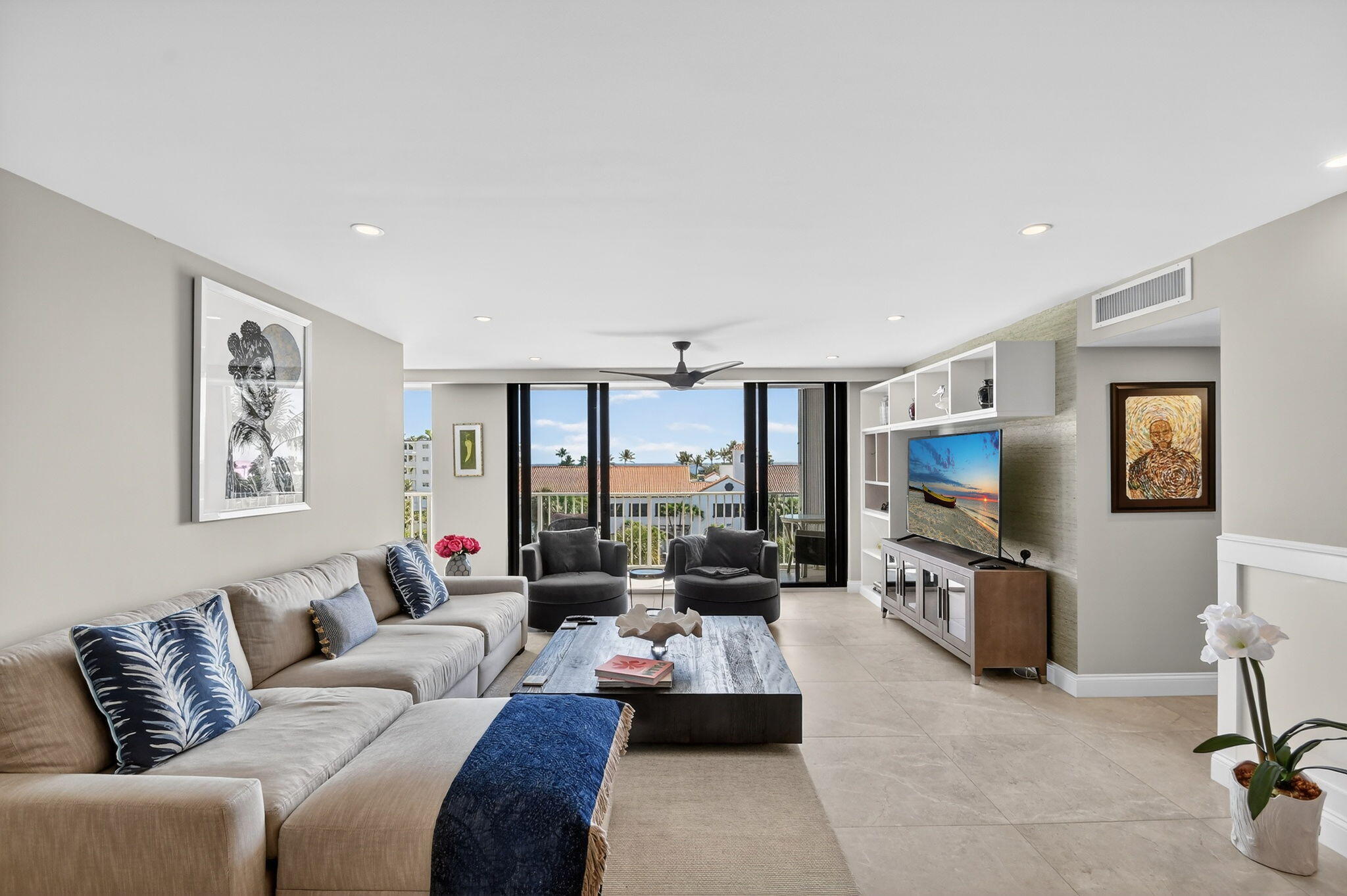 LA PALMA CONDO - Residential