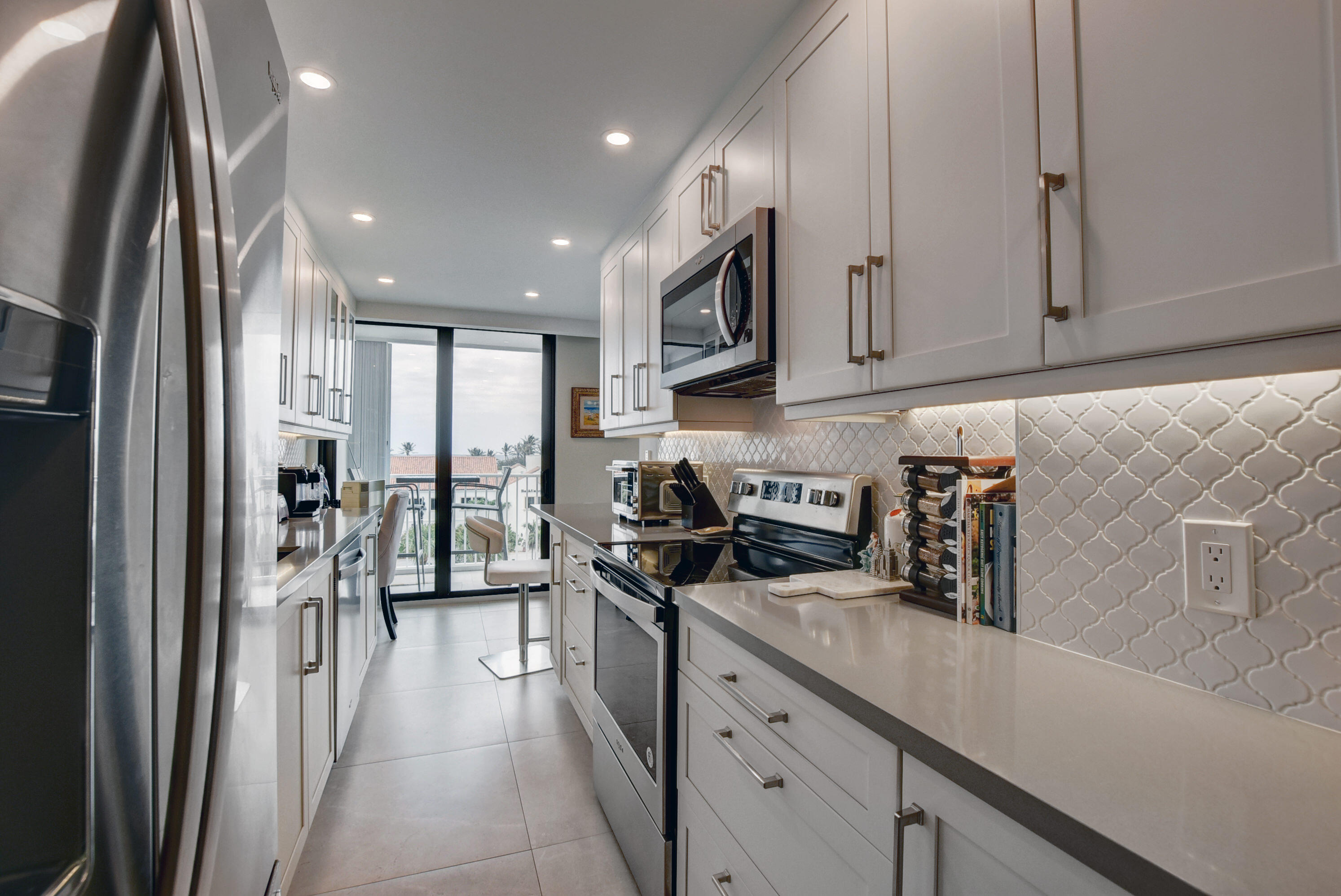 LA PALMA CONDO - Residential