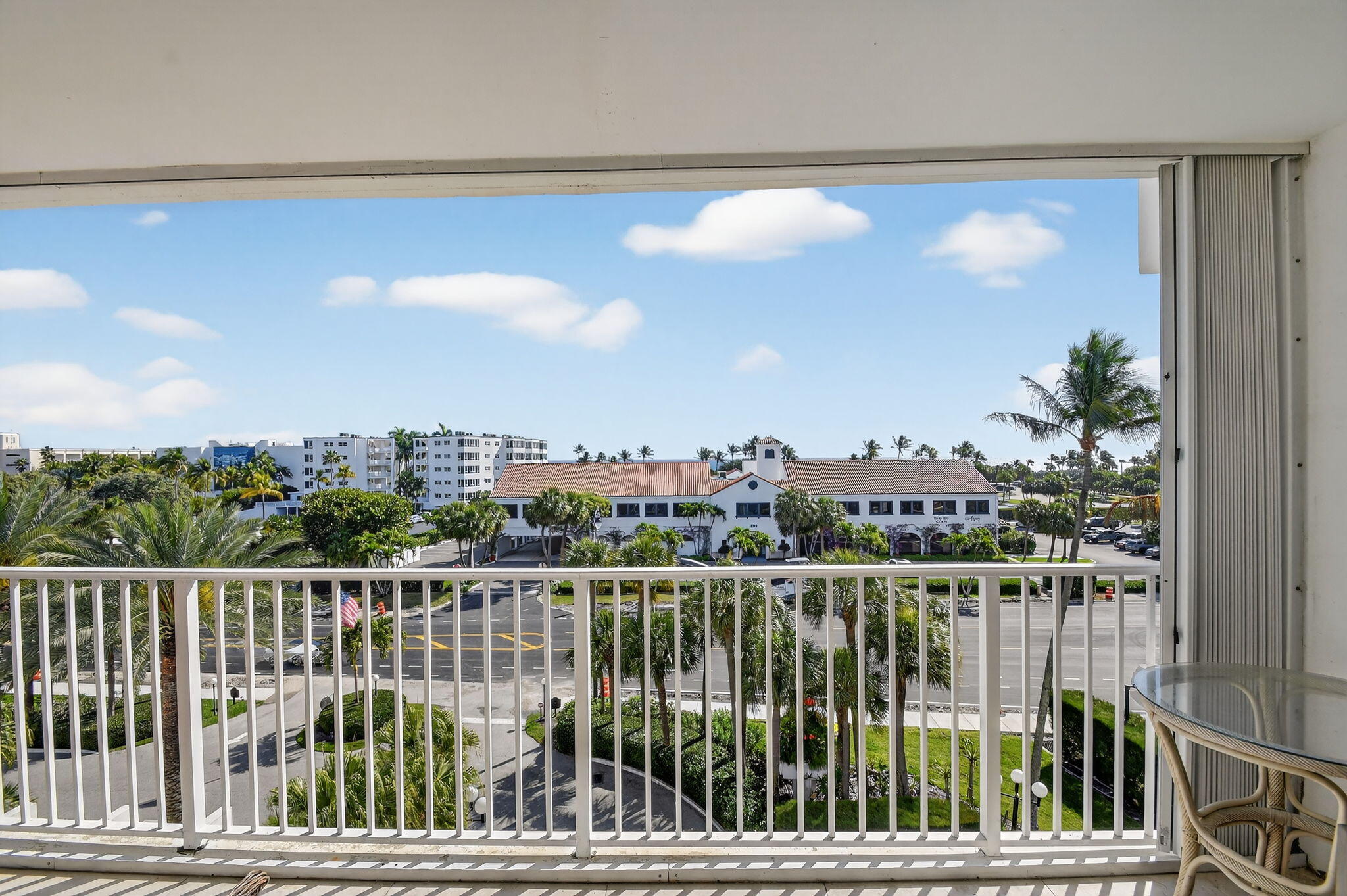 LA PALMA CONDO - Residential