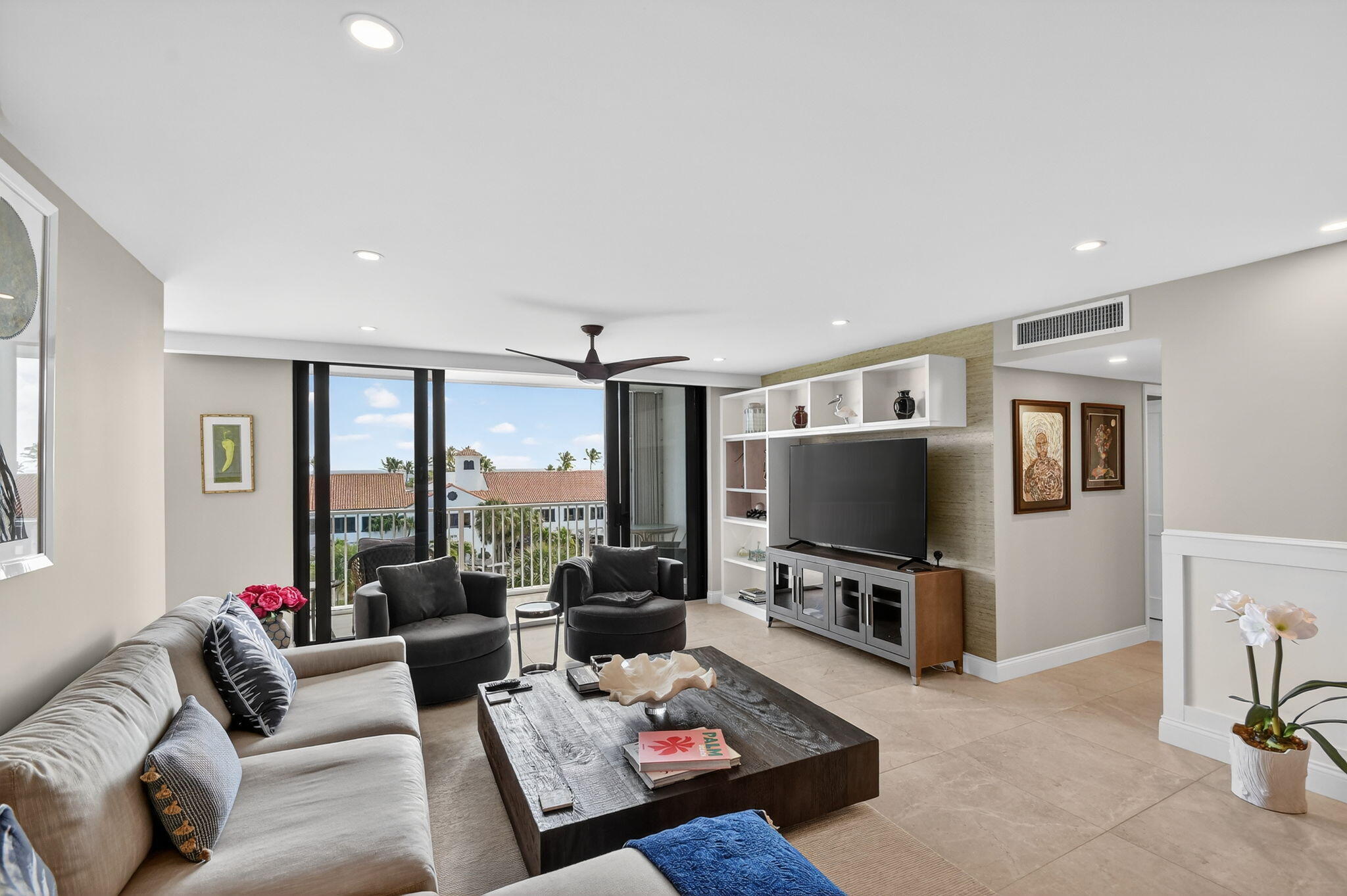 LA PALMA CONDO - Residential