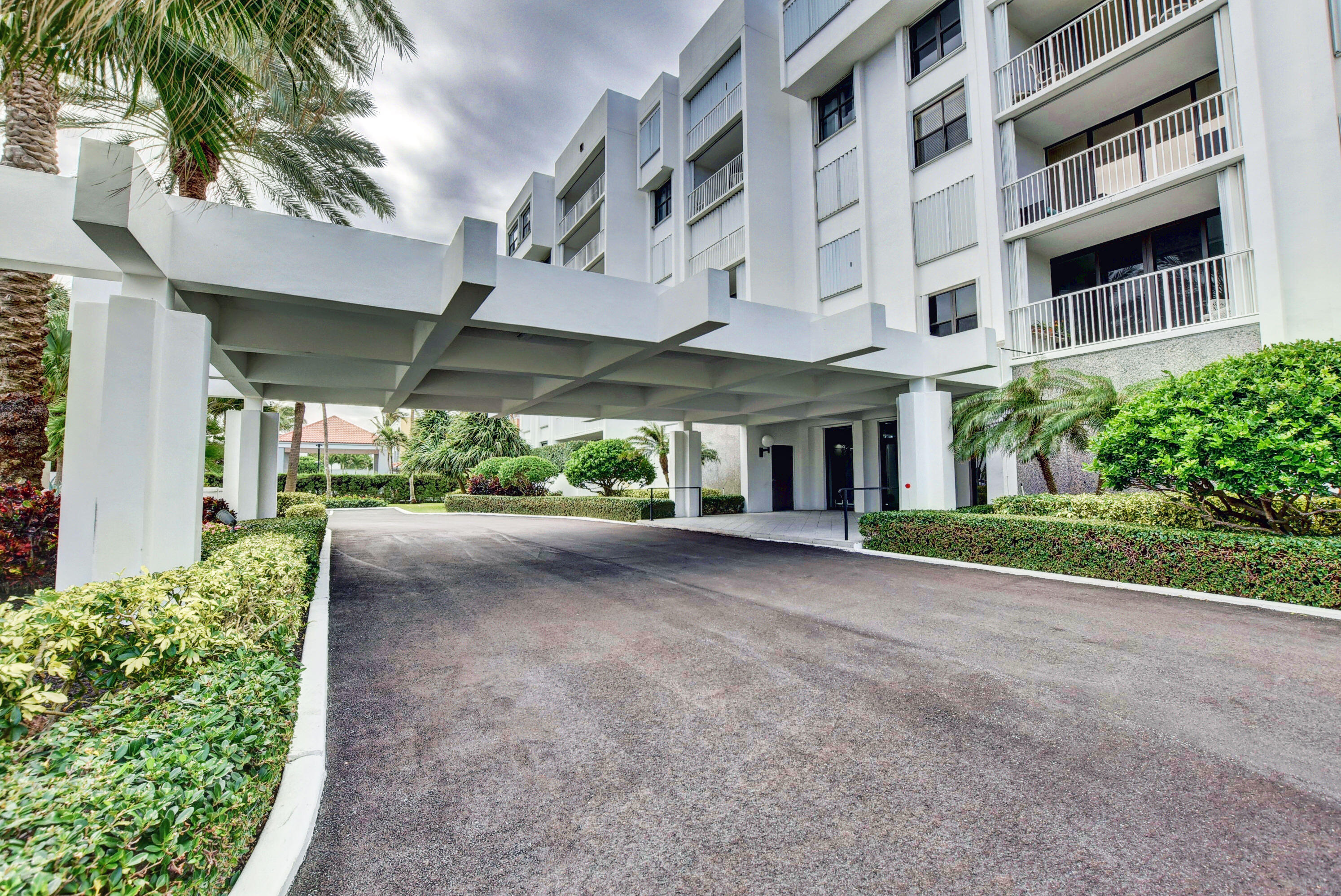 LA PALMA CONDO - Residential