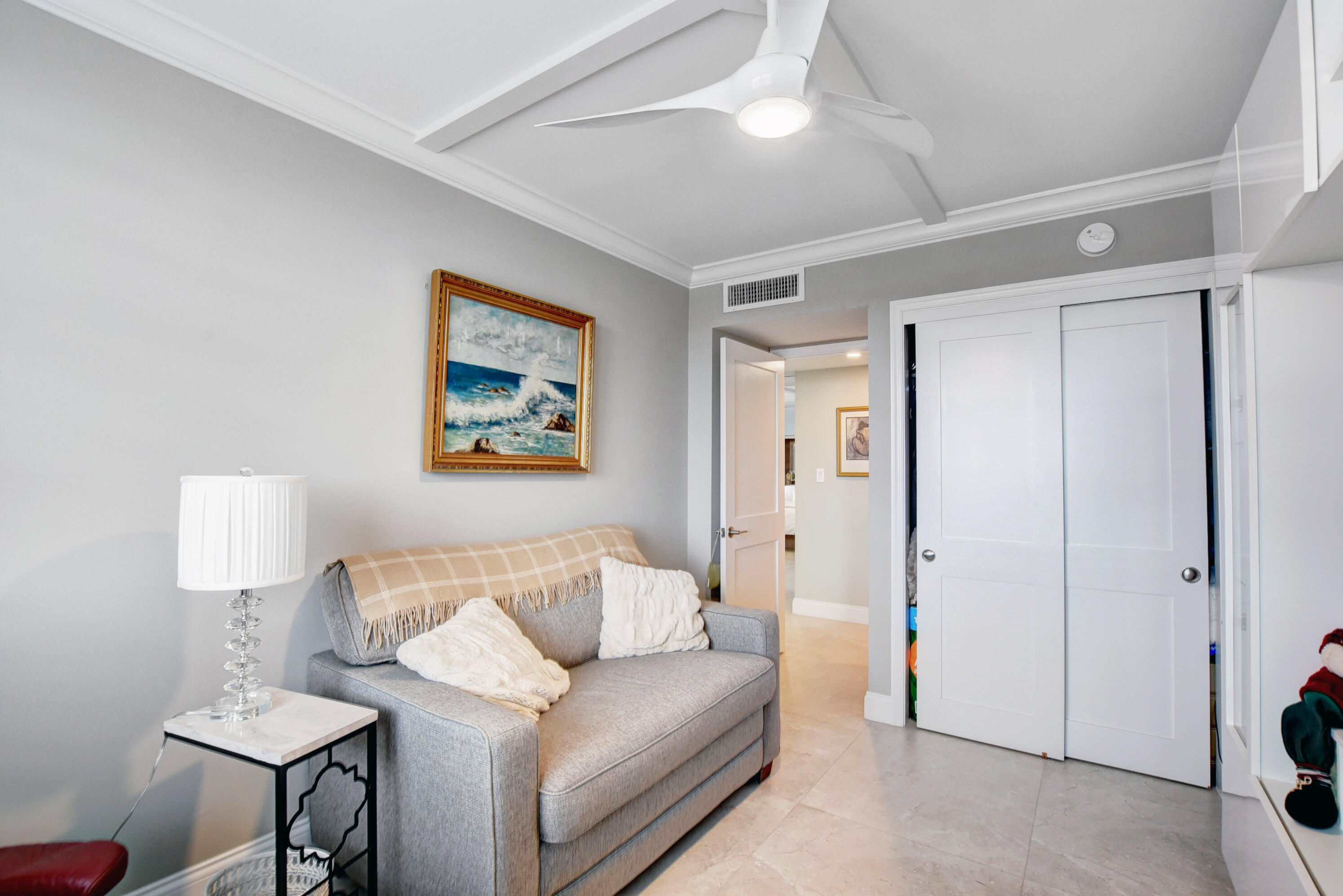 LA PALMA CONDO - Residential