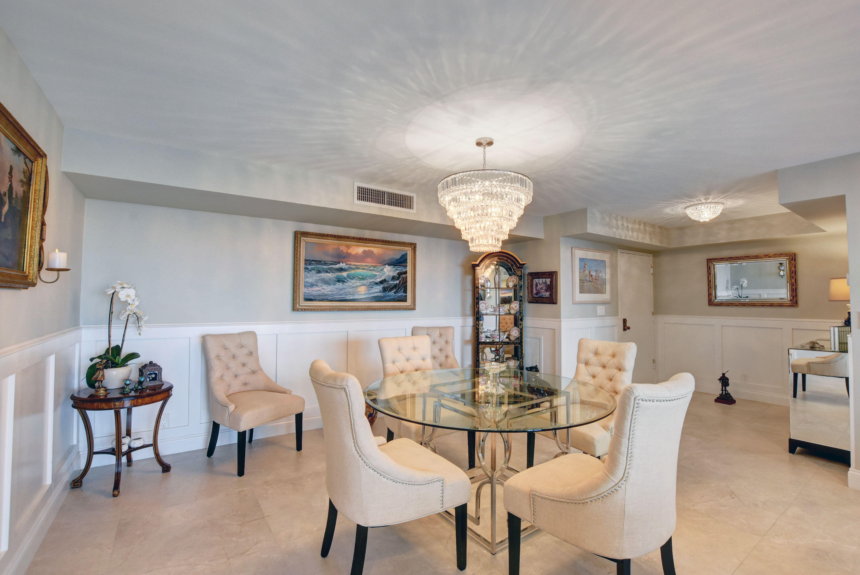 LA PALMA CONDO - Residential