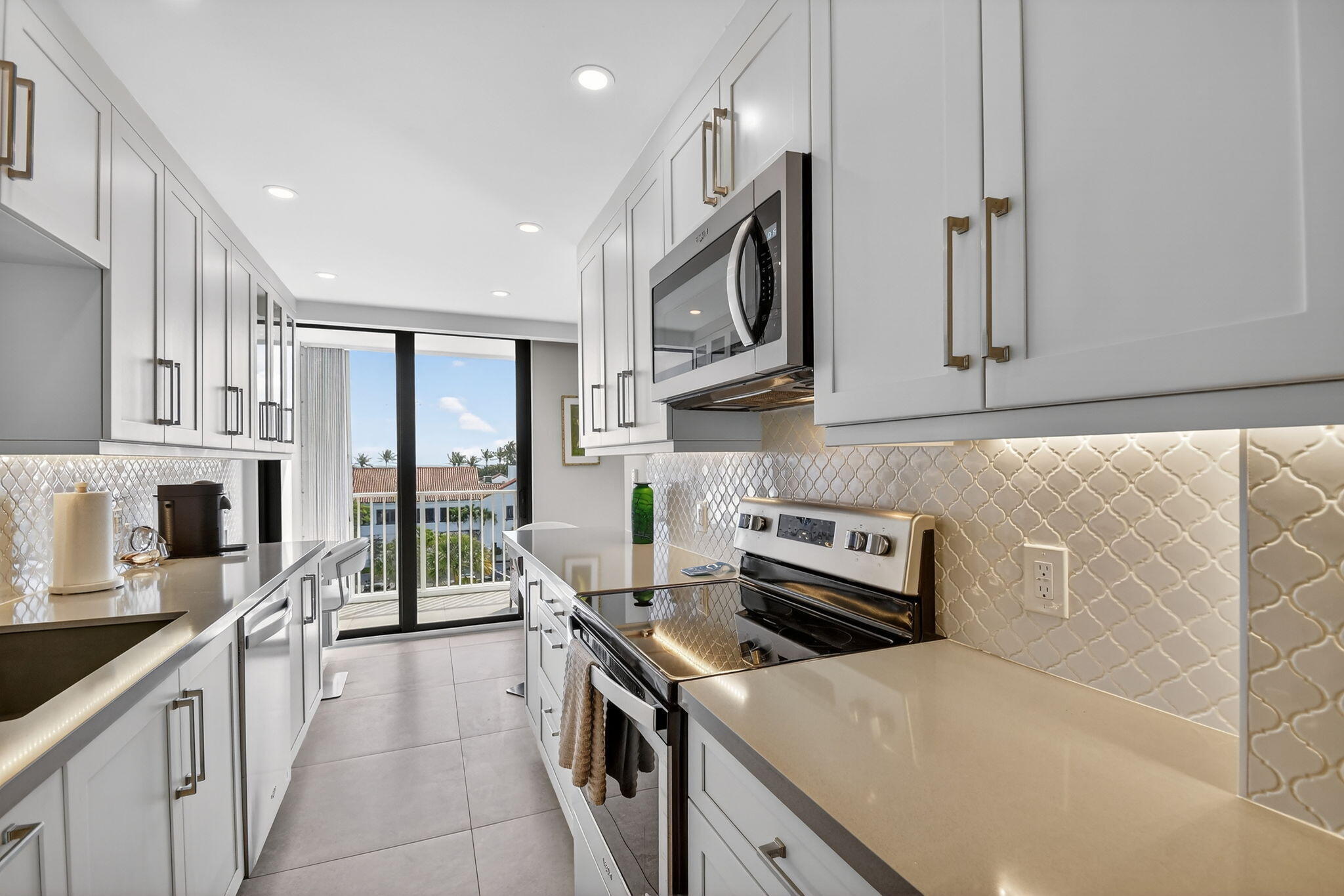 LA PALMA CONDO - Residential