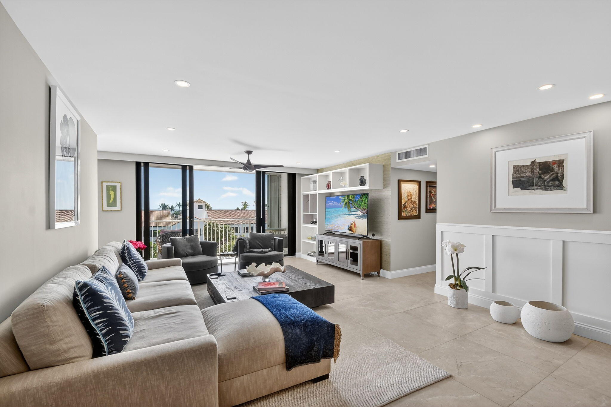 LA PALMA CONDO - Residential