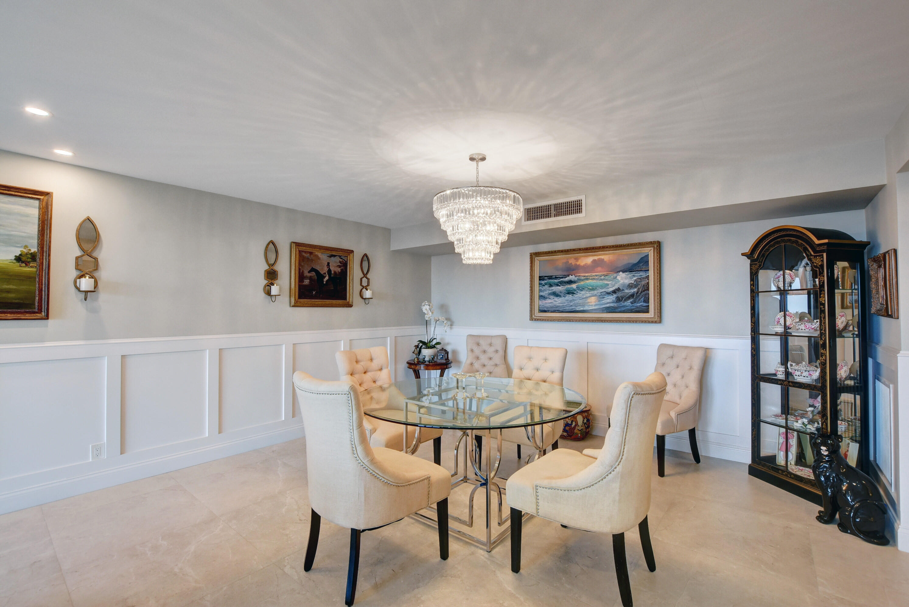 LA PALMA CONDO - Residential