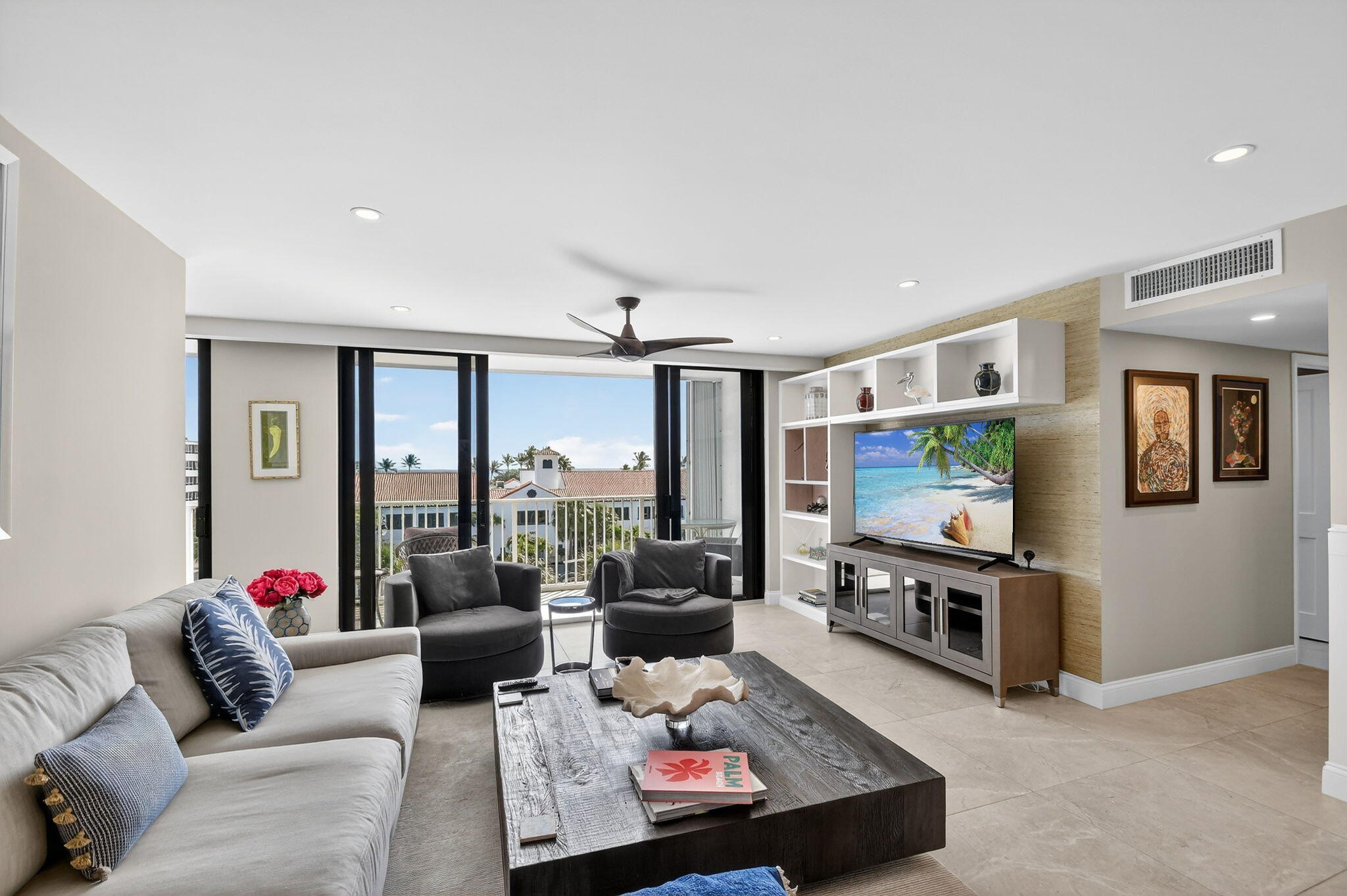 LA PALMA CONDO - Residential