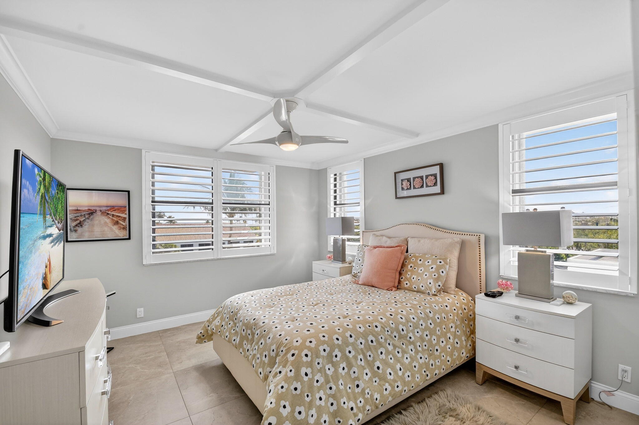 LA PALMA CONDO - Residential