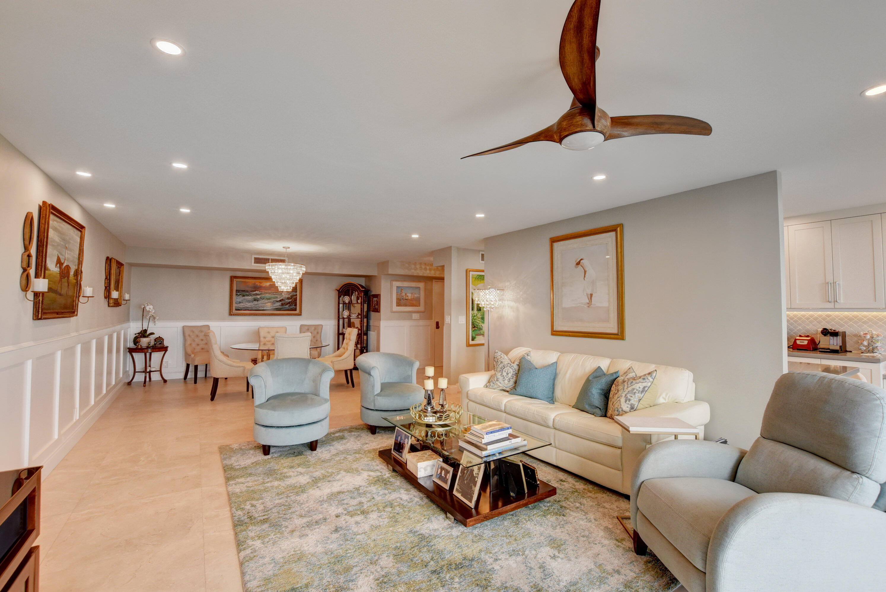 LA PALMA CONDO - Residential