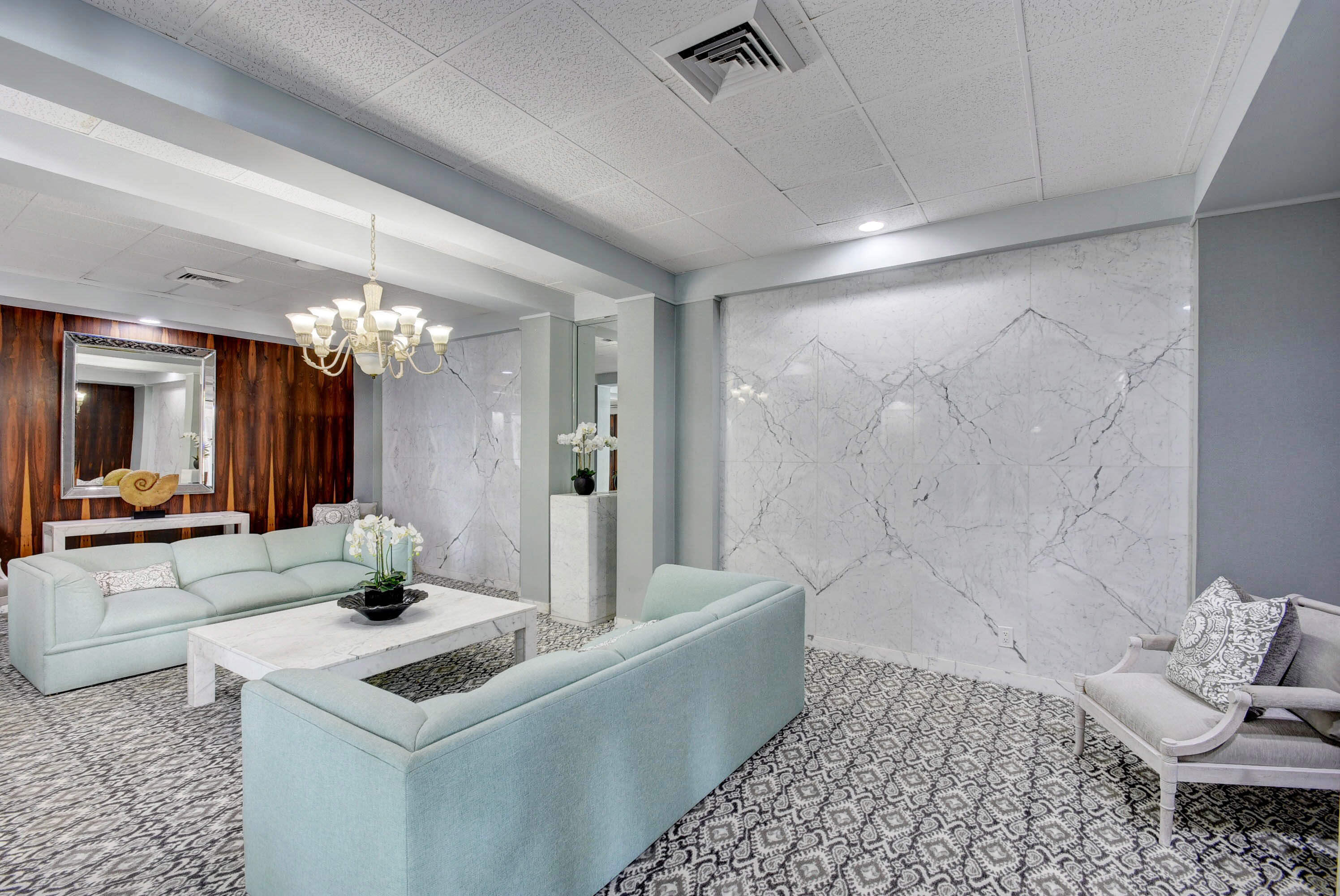 LA PALMA CONDO - Residential