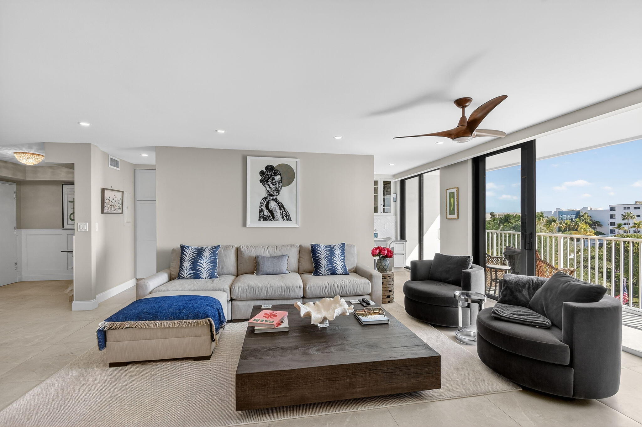 LA PALMA CONDO - Residential