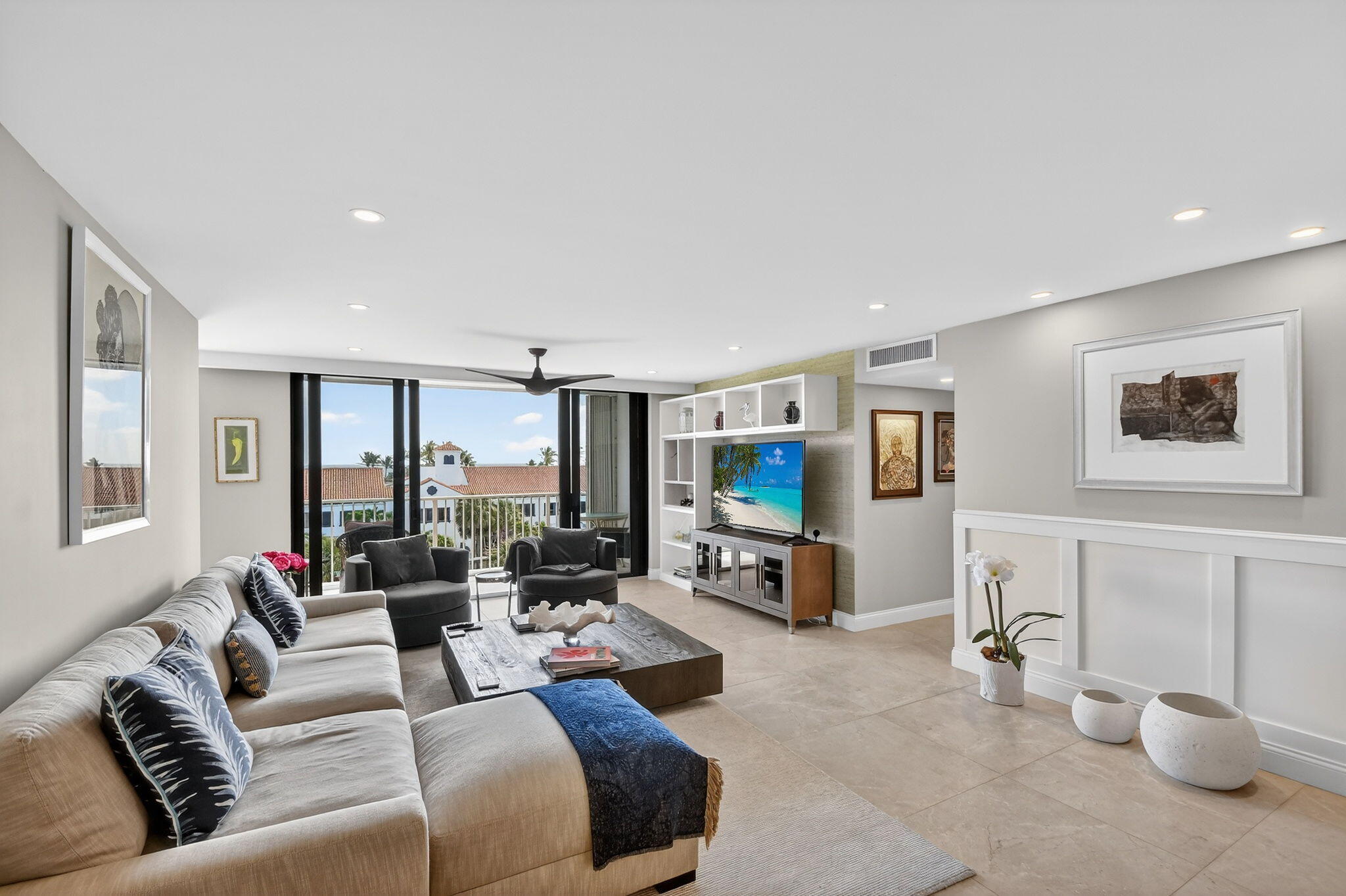 LA PALMA CONDO - Residential